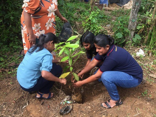 A tree planting program at "Sanhinda" Elderly Daycare Center (2024-06-06)